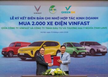 5841776396614 taxi lavi chuyen doi toan bo sang xe dien vinfast anhdaidien.jpg