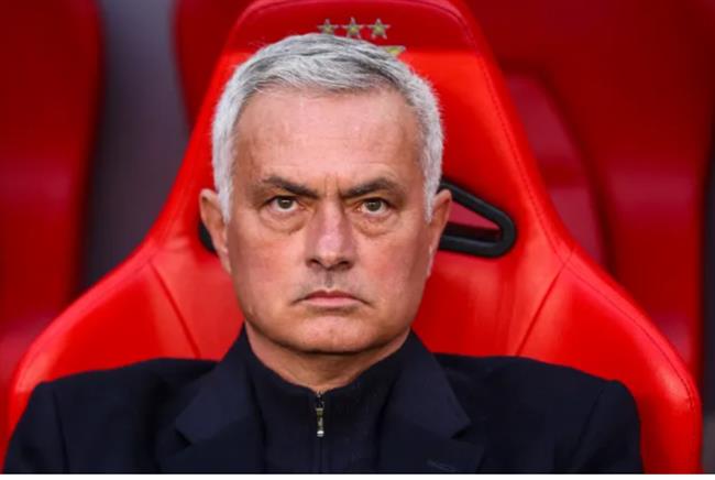 Jose Mourinho chuẩn bị trở lại Premier League 6 1604105049.png