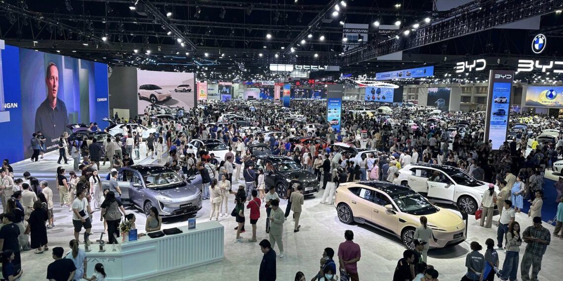 Top 10 hãng xe hút khách nhất Triển lãm Bangkok 2026: Xe Trung Quốc áp đảo 666606952 940080968658034 7050808921840392148 n jpg.18049.jpeg