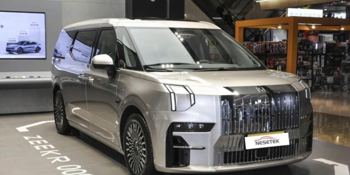 7281776929831 zeekr 009 2026 chinh thuc duoc nhan coc anhdaidien.jpg