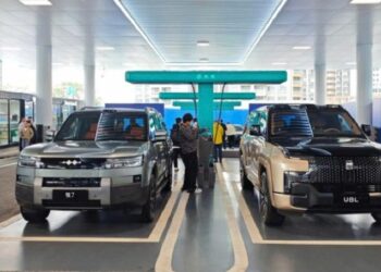 BYD xây 5.000 trạm sạc siêu nhanh trong 1 tháng, sạc 100% pin chỉ mất 9 phút 7391775619761 byd xay 5000 tram sac sieu nhanh anhdaidien.jpg