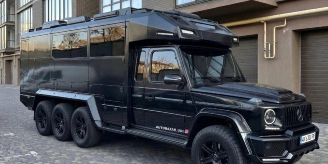 8701777360348 thuc hu chiec mercedes amg g63 8 banh anhdaidien.jpg