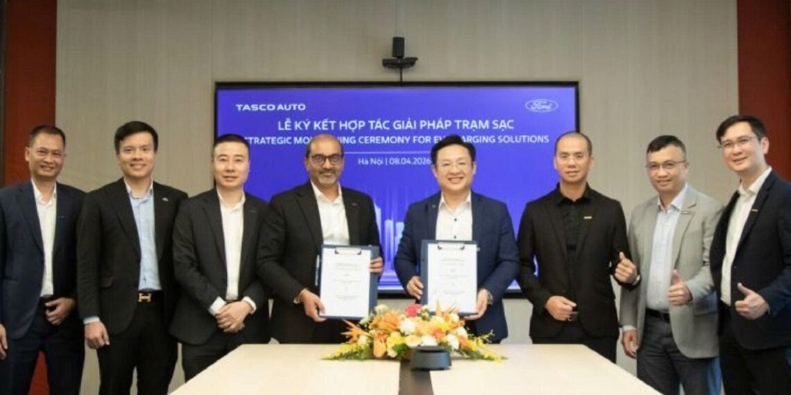 8801775790620 tasco auto va ford viet nam ky ket hop tac chien luoc anhdaidien.jpg