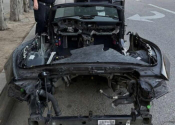 8901776736408 porsche 911 mui tran do tren duong anhdaidien.jpg