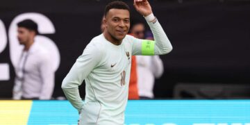 bxh fifa tay ban nha mat ngoi so 1 the gioi viet nam dung dau hai chi so.jpg