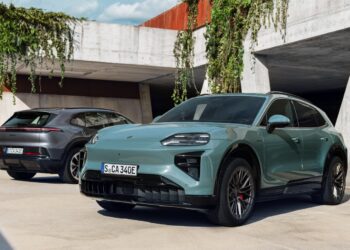 cayenne electric 1 jpg.18337.jpeg