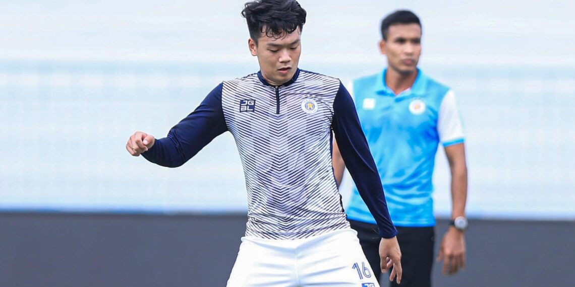 clb ha noi thiet quan truoc tran dai chien ninh binh fc.jpg