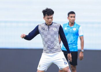 clb ha noi thiet quan truoc tran dai chien ninh binh fc.jpg