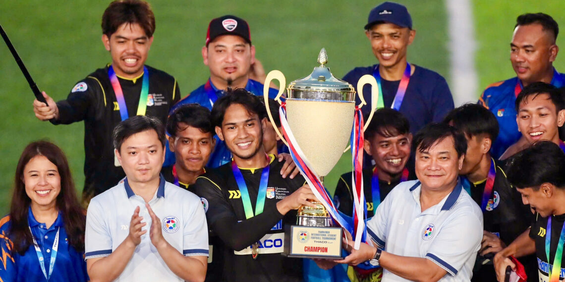 Đại học Quốc gia Malaysia vô địch sau loạt luân lưu nghẹt thở dai hoc quoc gia malaysia vo dich sau loat luan luu nghet tho 1559.jpg