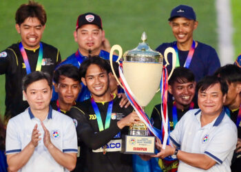 dai hoc quoc gia malaysia vo dich sau loat luan luu nghet tho 1559.jpg