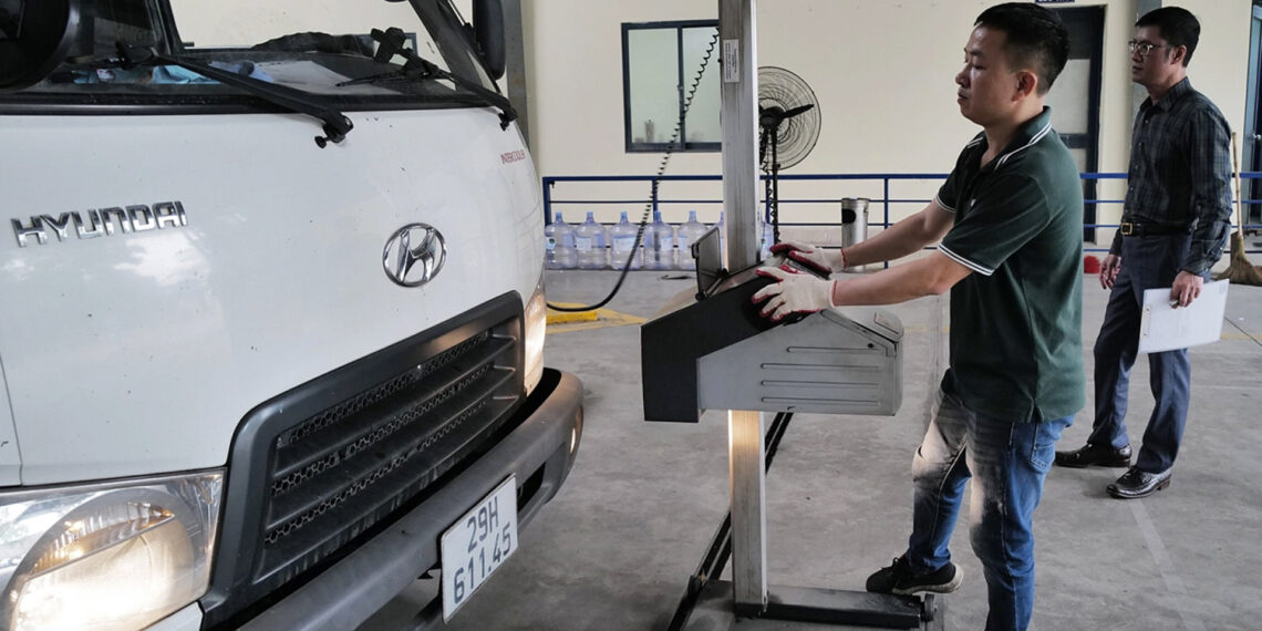 Bỏ dán tem kiểm định trên kính ôtô từ năm 2027 dang kiem jpg.17985.jpeg