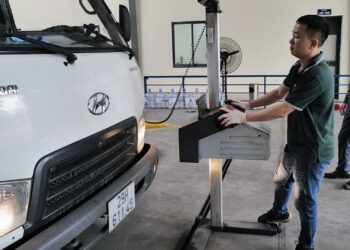 Bỏ dán tem kiểm định trên kính ôtô từ năm 2027 dang kiem jpg.17985.jpeg