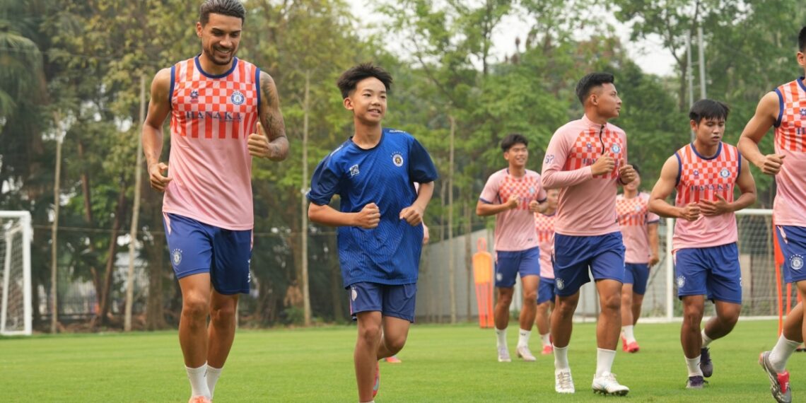 Đằng sau màn ăn mừng của Đỗ Hoàng Hên dang sau man an mung cua do hoang hen.jpg