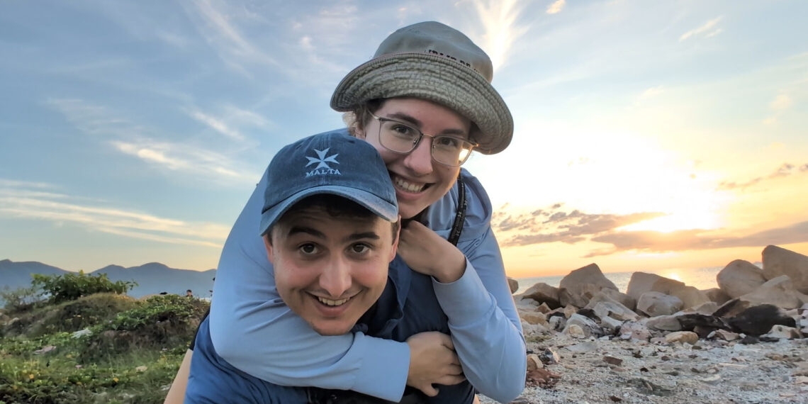 den viet nam 1 nam cap doi anh canada quyet dinh o lai vi qua hanh phuc 714.jpg