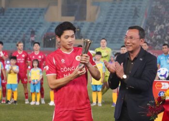 dinh bac duoc khuyen tap trung vao da bong.jpg