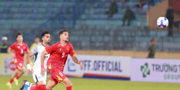 doi hinh tuyen viet nam dau malaysia xuan son hoang hen xung tran 802.jpg