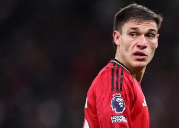 hai doi bong premier league tranh gianh tien ve man united.jpg