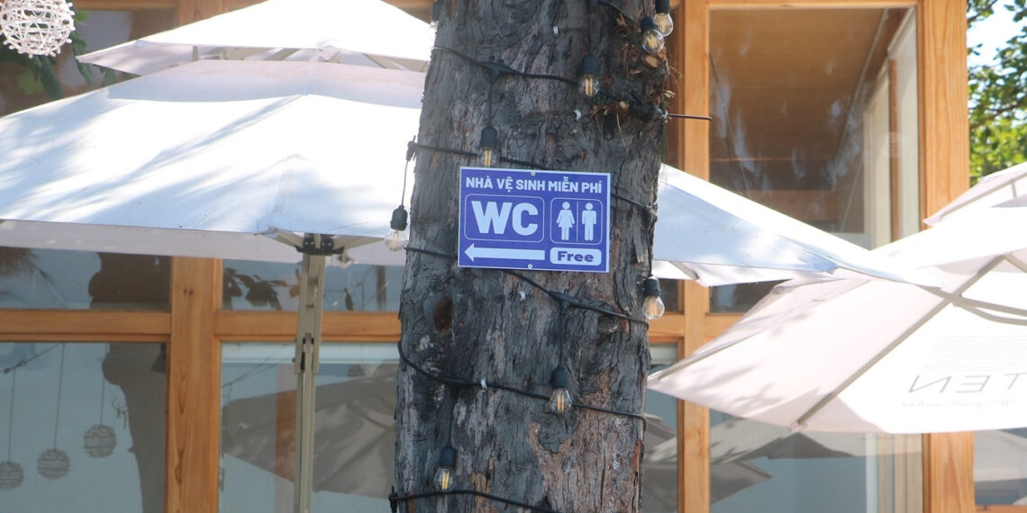 hang loat quan o vung tau treo bien la dip nghi le du khach thoai mai vao 1371.jpg