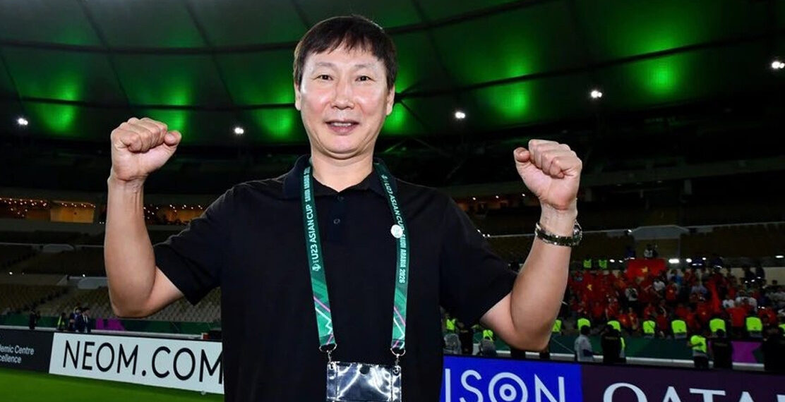 hlv kim sang sik bo asiad chon giai dau dac biet cua fifa 1302.jpg