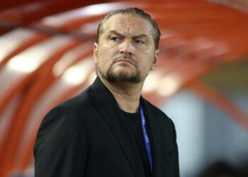 HLV Popov bị cấm chỉ đạo 4 trận, nộp 20 triệu đồng hlv popov bi cam chi dao 4 tran nop 20 trieu dong 708.jpg