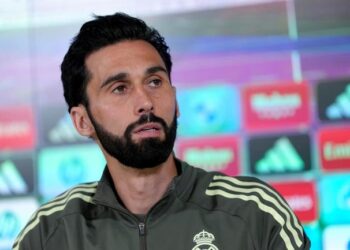 hlv arbeloa trai long ve mua giai dang quen cua real madrid.jpg