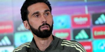 hlv arbeloa trai long ve mua giai dang quen cua real madrid.jpg