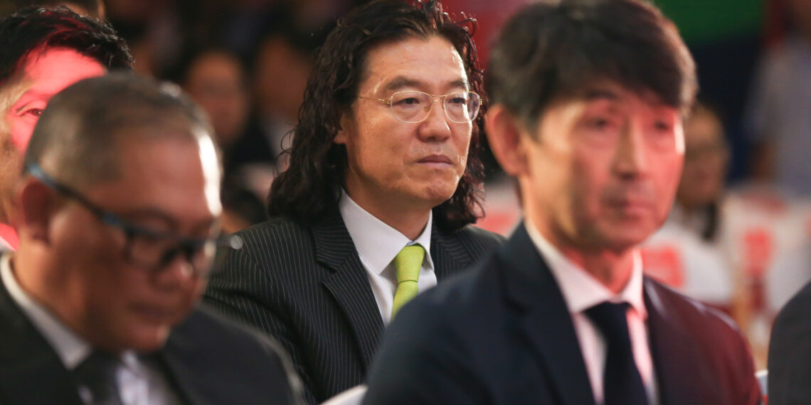 hlv kim pan gon bat ngo duoc nhac ten sau that bai cua malaysia.jpg