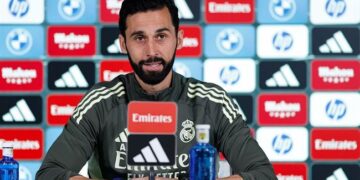 hlv real madrid tho phao sau dot hoi quan fifa days.jpg