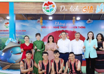 hon 42 trieu luot khach du lich gia lai 3 thang dau nam 879.jpg