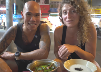 khach tay thu mon boc lua o tphcm khen vi giong thit ga nhung ngon hon 2469.png