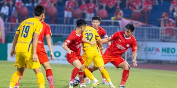 khi the cong viettel tu ban vao chan minh.jpg