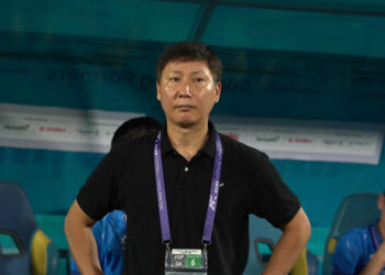 HLV Kim Sang-sik sắp bắt kịp thành tích của 'tiền bối' Park Hang-seo tại ĐT Việt Nam kim sang sik 3103223513.jpg