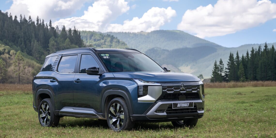 Tháng 3/2026: Mitsubishi Destinator vượt Mazda CX-5, dẫn đầu phân khúc C-SUV máy xăng mitsubishi destinator 2026 jpg.18132.jpeg