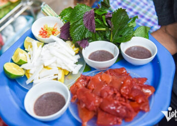 mon an ha hoa ngay nang nong o ha noi huong vi gay tranh cai van hut khach 2891.jpg