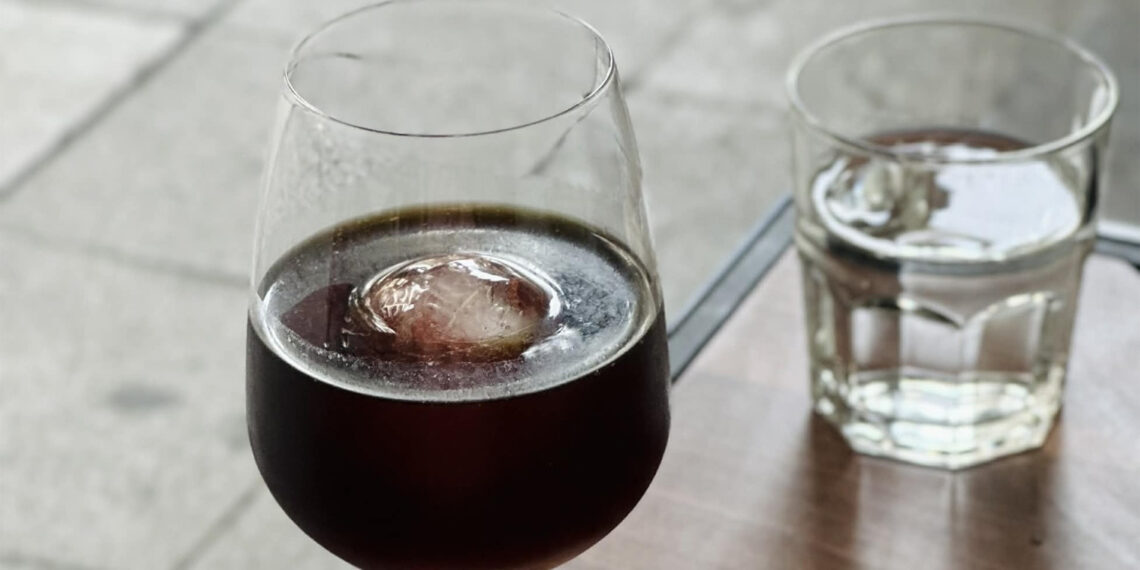 nguoi hay uong ca phe can luu y 3 dieu de tranh trao nguoc da day thuc quan 1869.jpg