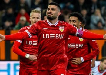 nhan dinh stuttgart vs dortmund 23h30 ngay 44 doi cong nay lua.jpg