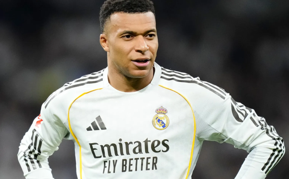 real madrid gap hoa them mbappe chan thuong.png