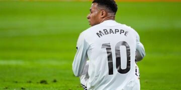 real madrid lo ngai ve kha nang mbappe ra san truoc barca.jpg