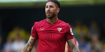 sergio ramos chuan bi hoan tat mua lai doi bong cu sevilla.jpg