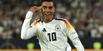 tieu su cua cau thu jamal musiala.jpg