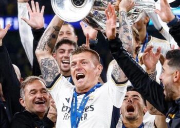 toni kroos vua co lan thu 6 duoc nang cao chuc vo dich uefa champions league 0206082858.jpg