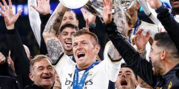 toni kroos vua co lan thu 6 duoc nang cao chuc vo dich uefa champions league 0206082858.jpg