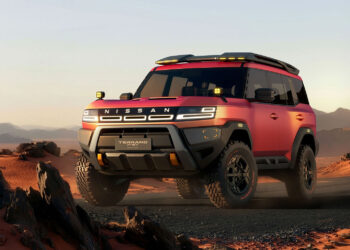 toyota land cruiser sap co them doi thu canh tranh 2347.jpg