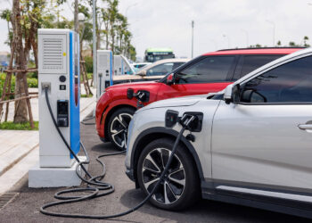 Cuộc đua trạm sạc ôtô điện tại Việt Nam tram sac vnexpress 1775804781 3330 1775805927 jpg.18072.jpeg