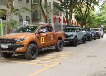 trong khi thue phi ngay cang tien gan den o to con thi cach quan ly lai keo xe ban tai ve phia jpg.18054.jpeg