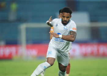 Xuân Son 'tịt ngòi', Nam Định trắng tay trước HAGL truc tiep bong da nam dinh 0 0 hagl chu nha thot tim 2037.jpg