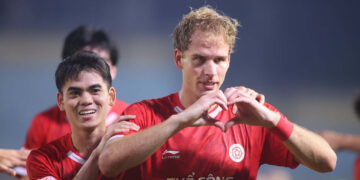 truc tiep bong da the cong viettel 1 0 hagl trung kien bi thung luoi 1596.jpg