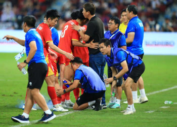 truyen thong han quoc an tuong voi su thang tien cua tuyen viet nam thoi ong kim sang sik.jpg