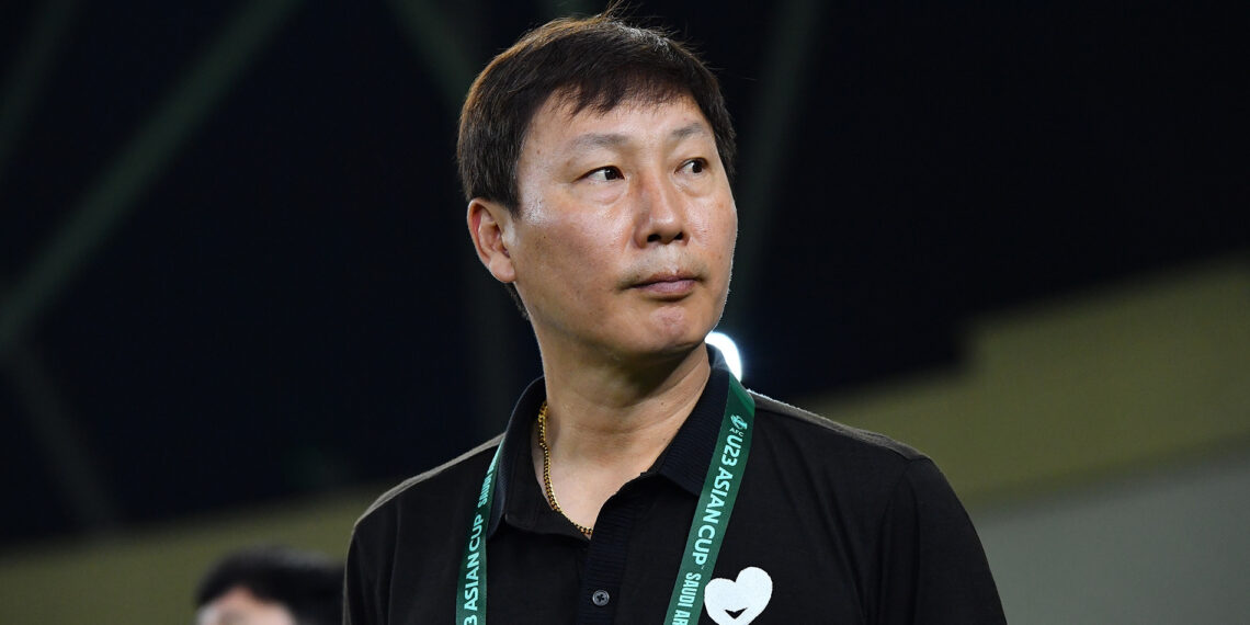 tuyen viet nam bai toan chua co loi giai cua hlv kim sang sik 1610.jpg