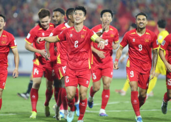 tuyen viet nam lap ky tich tro lai top 100 fifa day an tuong 3783.jpg